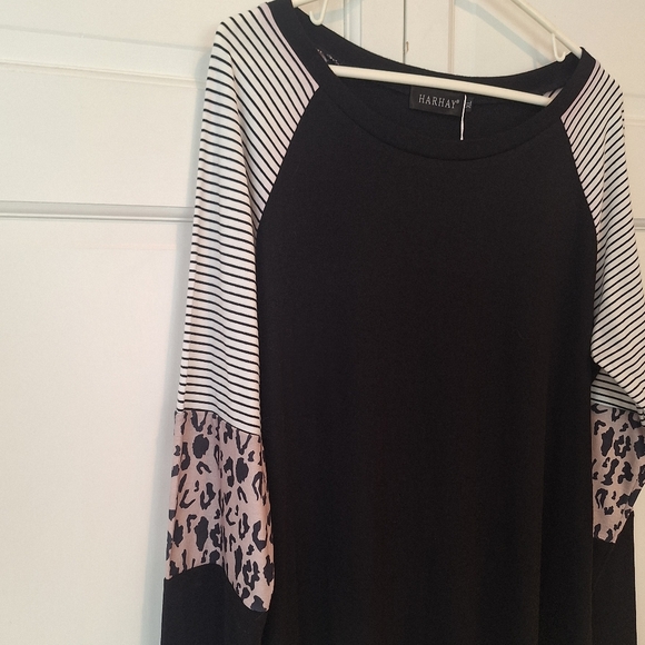 Harhay long sleeve top -- NWT - Picture 2 of 4